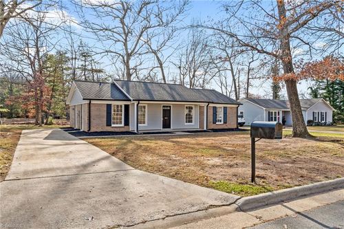 4811 Chaucer Dr, Greensboro, NC, 27407-4001 | Card Image