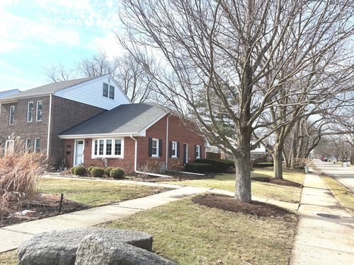 5702 S Park Ave, Hinsdale, IL, 60521-5037 | Card Image