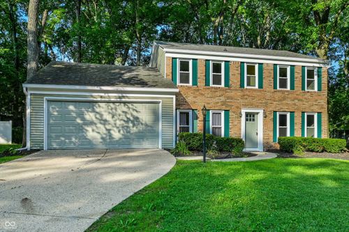 600 Leisure Ln, Greenwood, IN, 46142-8317 | Card Image