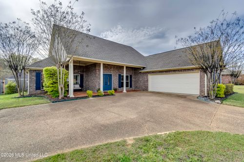 329 Towne St, Brandon, MS, 39042-5021 | Card Image