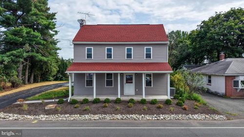 1627 Swamp Pike, GILBERTSVILLE, PA, 19525-9410 | Card Image