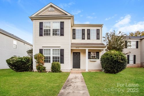 8930 First Run Ct, Charlotte, NC, 28215-7106 | Card Image