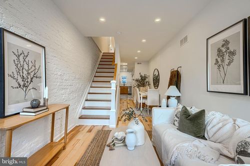 821 S Curley St, BALTIMORE, MD, 21224-3849 | Card Image