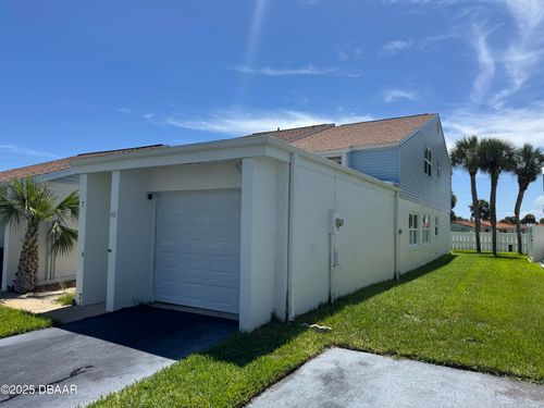 7 Bristol Ln, Ormond Beach, FL, 32176-7751 | Card Image
