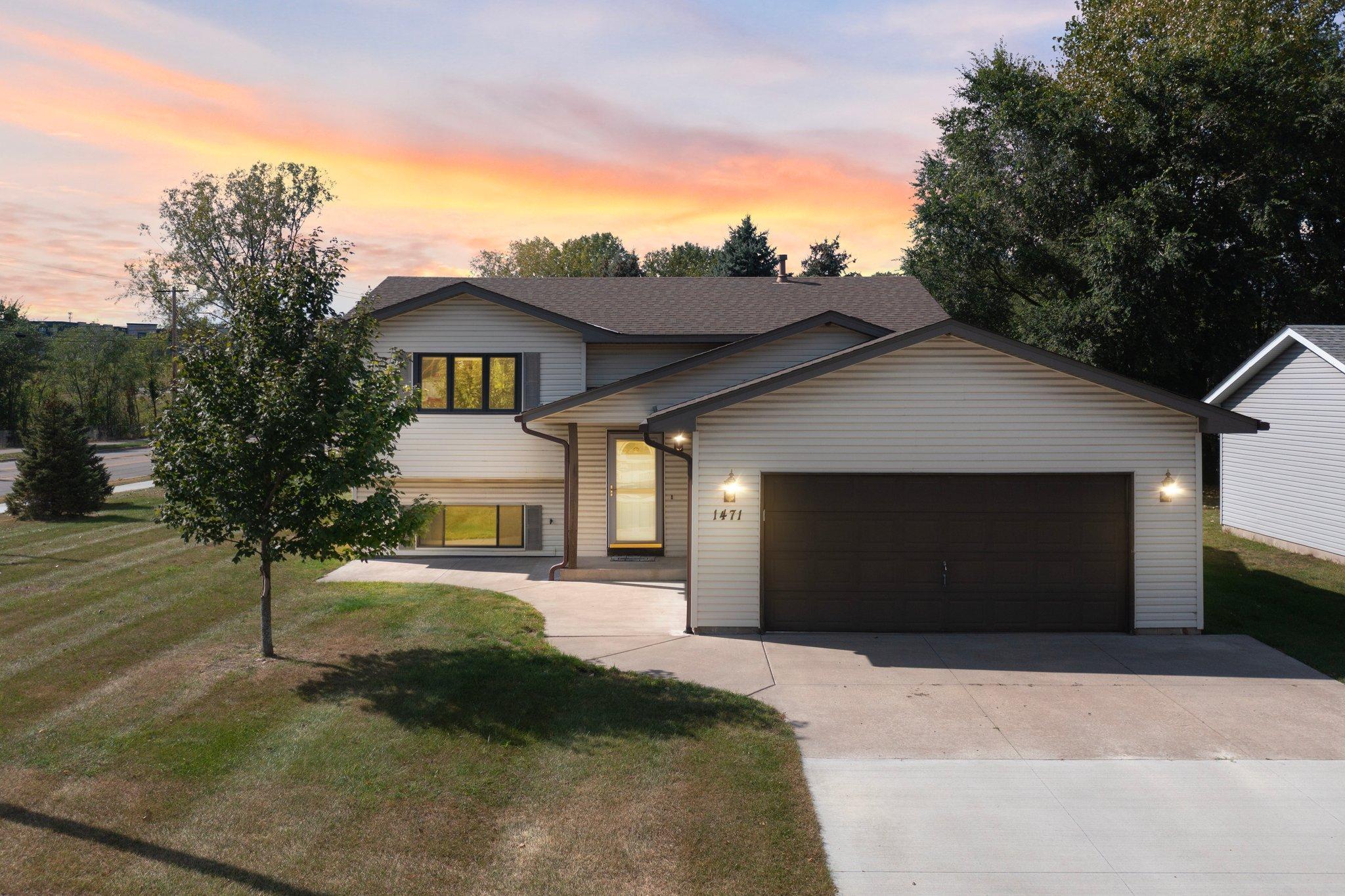 Oakdale Ave, Saint Paul, MN 55118