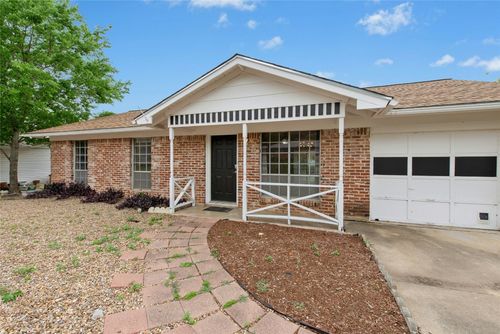 7000 Miranda Dr, Austin, TX, 78752-3122 | Card Image