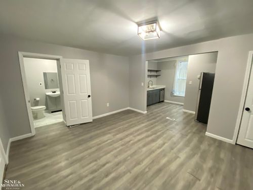 7406 Oakland St, Detroit, MI, 48211-1319 | Card Image