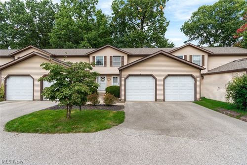 3913 Lake Run Boulevard, Stow, OH, 44224 | Card Image