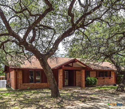 4300 Tahuaya Dr, Harker Heights, TX, 76548-8666 | Card Image