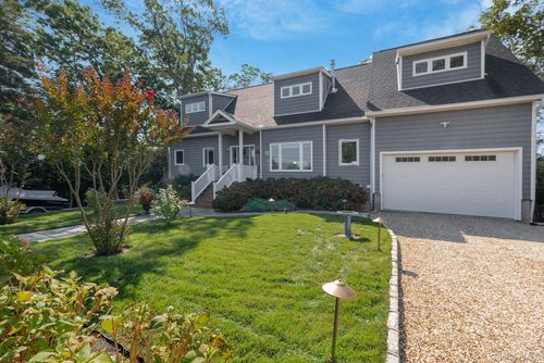 2280 Deep Hole Dr, Mattituck, NY, 11952-2615 | Card Image