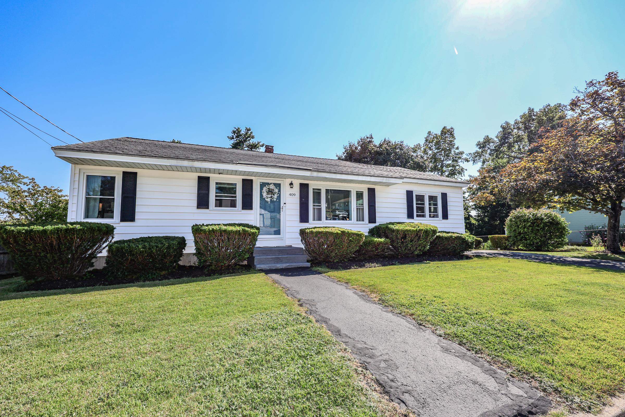 Seames Dr, Manchester, NH 03103