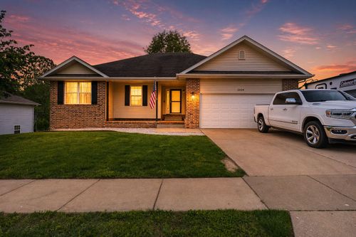 2004 E Lee St, Republic, MO, 65738-1760 | Card Image