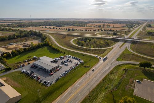 911 Westwood Drive, DeWitt, IA, 52742 | Card Image