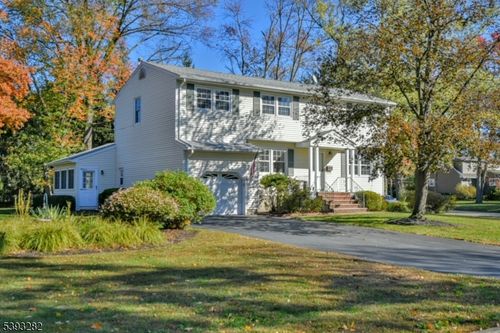 2 Carol Pl, Pequannock, NJ, 07440-1024 | Card Image