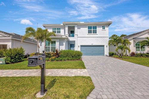 211 Se Calmo Cir, Port St Lucie, FL, 34984-6626 | Card Image