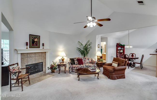 804 Charmant-35 | Image 8