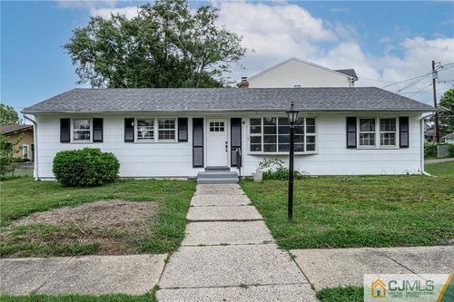 1517 Chestnut St, Burlington City, NJ, 08016-3222 | Card Image