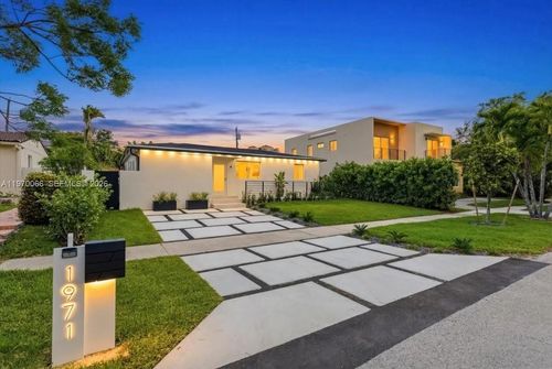 1971 Sw 33rd Ave, Miami, FL, 33145-2219 | Card Image