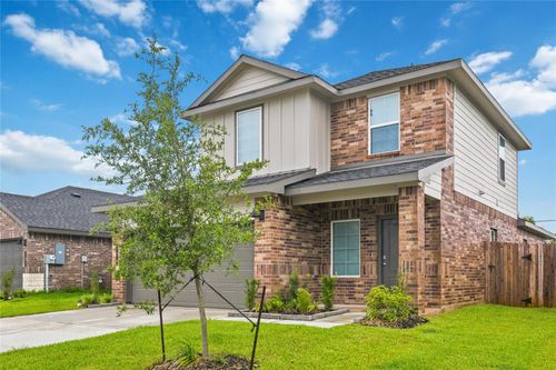 7 Robin Ct, Angleton, TX, 77515-0007 | Card Image