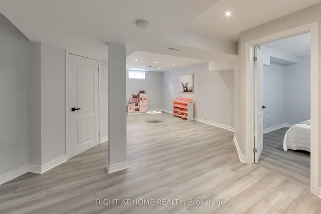 1112 Booth Ave, House other with 4 bedrooms, 4 bathrooms and 2 parking in Innisfil ON | Image 26