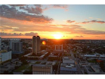 1707 - 1040 Biscayne Blvd, Condo with 2 bedrooms, 2 bathrooms and null parking in Miami FL | Image 2