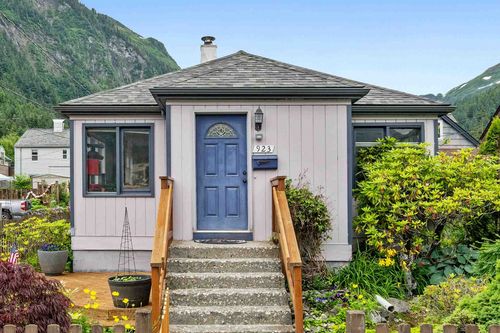 923 D Street, Juneau, AK, 99801 | Card Image