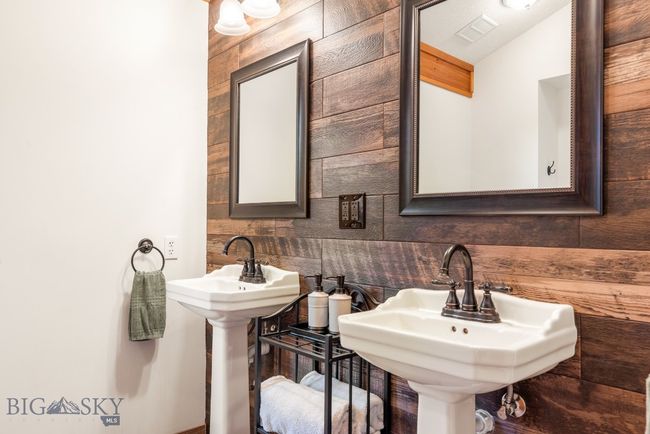 Second full bathroom on main level | Image 31