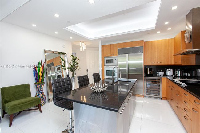 APT-104 - 6000 Island Blvd, Condo with 2 bedrooms, 2 bathrooms and null parking in Aventura FL | Image 10