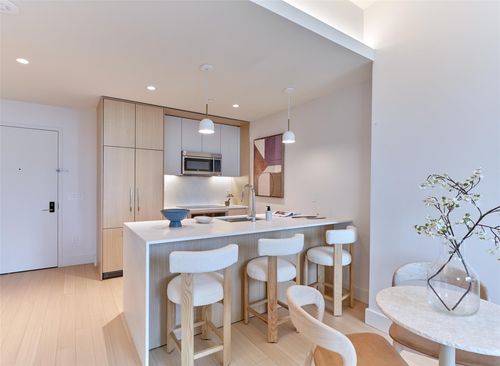 10d-33 Westchester Pl, New Rochelle, NY, 10801-7216 | Card Image