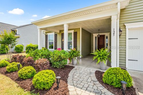 125 Carolina Oaks Ave, Bluffton, SC, 29909-8104 | Card Image