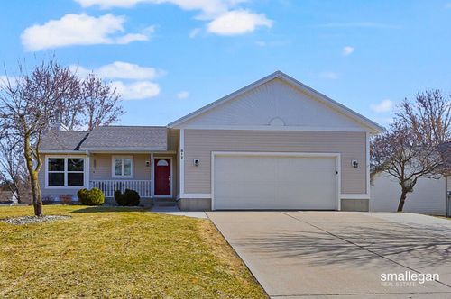 812 Valley Ave, Fremont, MI, 49412-9005 | Card Image