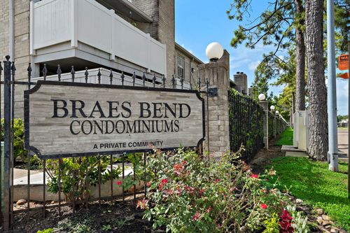 10837 Braes Bend Dr, Houston, TX, 77071-1141 | Card Image