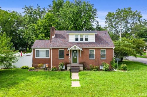 121 W Martin St, Grayville, IL, 62844-1019 | Card Image