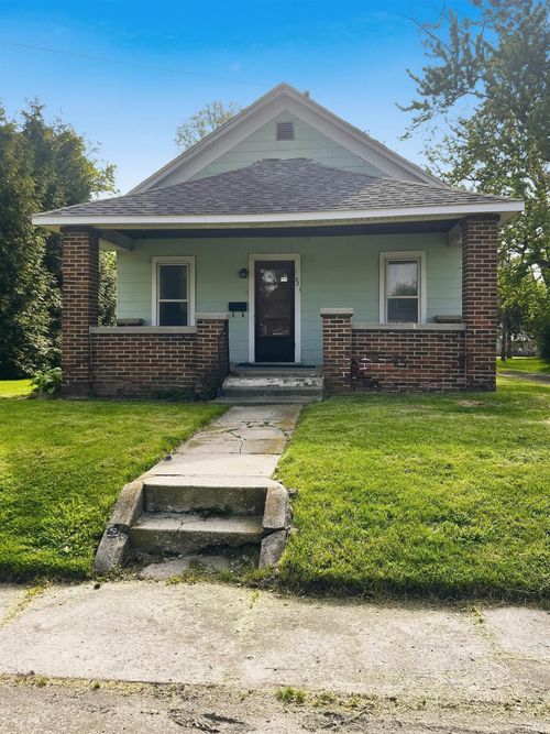 521 S Cherry St, Hartford City, IN, 47348-2435 | Card Image