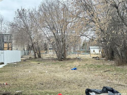 331 Q Avenue S, Saskatoon, SK, S7M2Y2 | Card Image