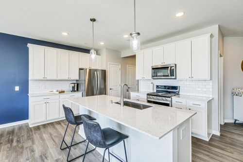 9541 4th St N, LAKE ELMO, MN, 55042-4522 | Card Image