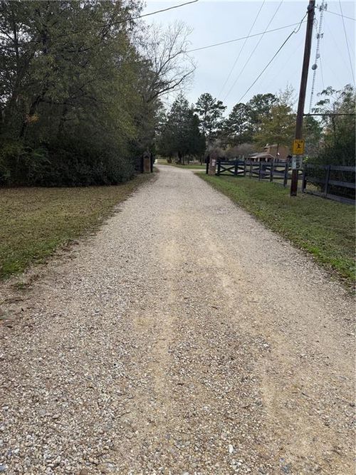 28231 Stanga Ln, Ponchatoula, LA, 70454-5783 | Card Image