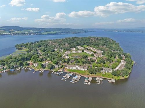 W11574 Island View Ct, Lodi, WI, 53555-9675 | Card Image