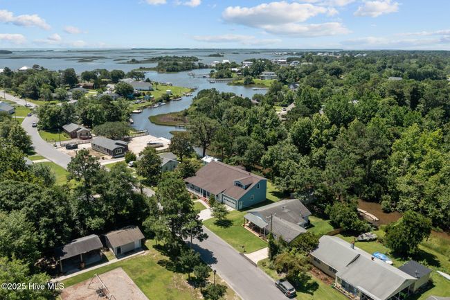 639 W Shore Dr, House other with 5 bedrooms, 4 bathrooms and 2 parking in Swansboro NC | Image 9