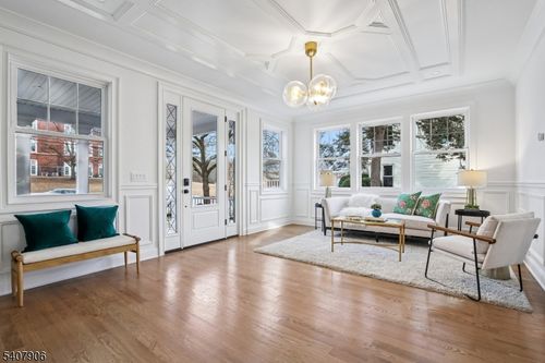 10 Burnet St, Maplewood, NJ, 07040-2621 | Card Image