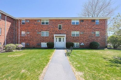 d11-89 Pleasant St, Medfield, MA, 02052-2649 | Card Image