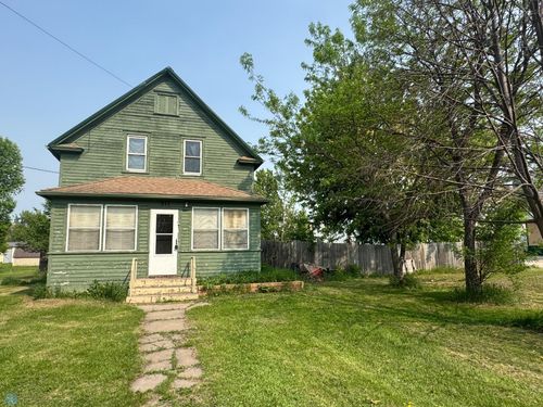 917 Bennett Ave, Portland, ND, 58274-4037 | Card Image