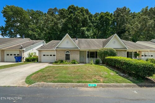 10138 Bellflower Way, Knoxville, TN, 37932-1680 | Card Image