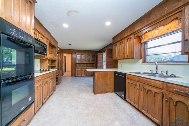 107 Tulip St, House other with 3 bedrooms, 3 bathrooms and null parking in White Oak TX | Image 23