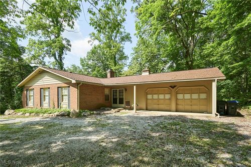 3050 State Rd, Cuyahoga Falls, OH, 44223-2546 | Card Image
