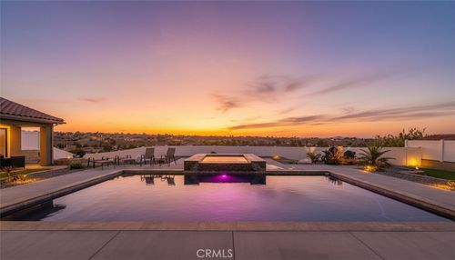 17528 Danbury Ave, Hesperia, CA, 92345-7060 | Card Image