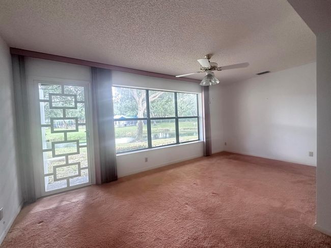 3206 Carambola Cir S, Condo with 2 bedrooms, 2 bathrooms and null parking in Coconut Creek FL | Image 6