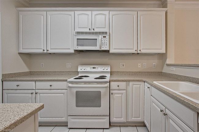 Kitchen | Image 13