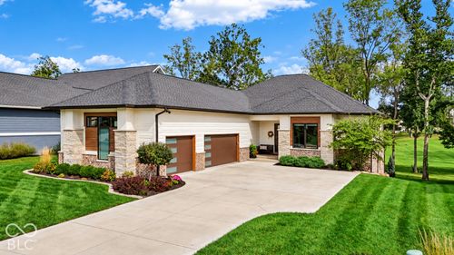 3685 Olde Well Run, Zionsville, IN, 46077-0030 | Card Image