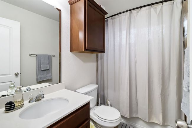 Full bath with vanity and shower / tub combo | Image 11